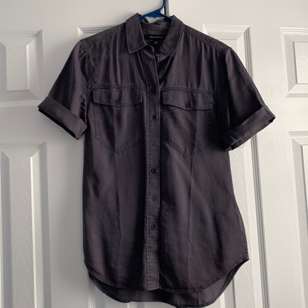 Banana Republic grey short sleeve button down